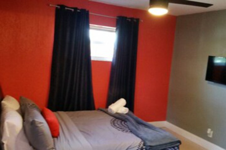 Room 8 of 26