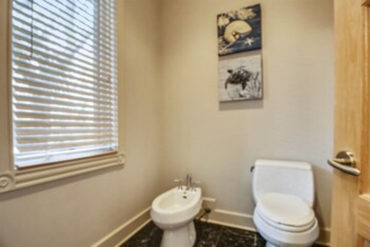 Room 5 of 62