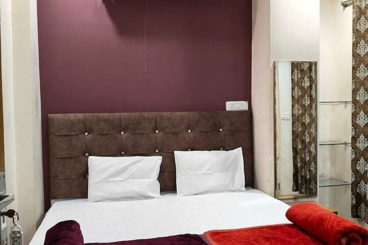 Room 13 of 62