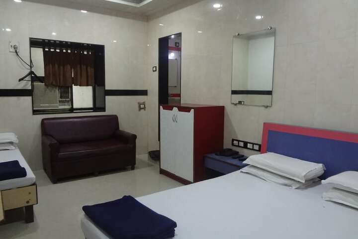 Room 13 of 46