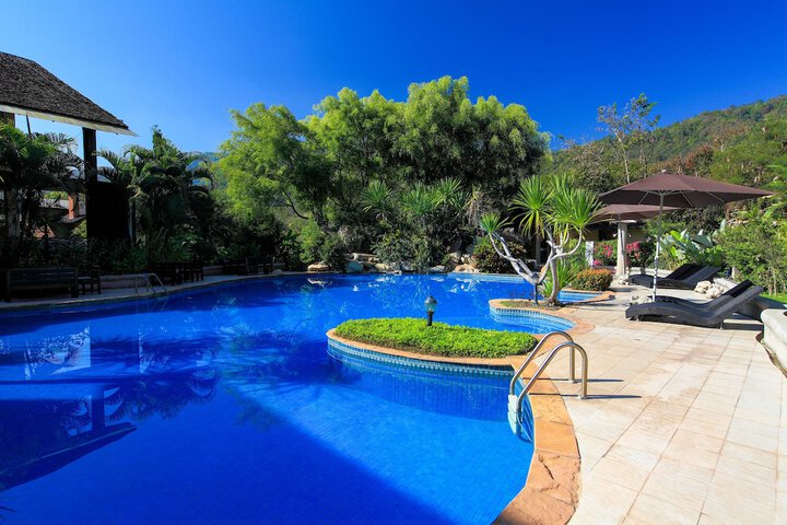 Hotel Pool