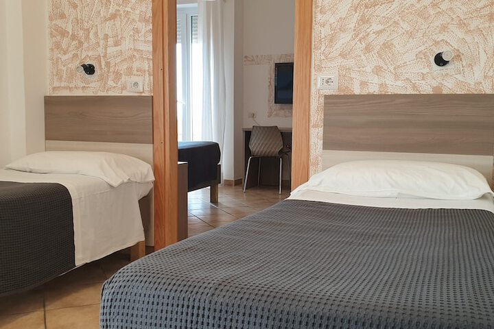 Room 18 of 73