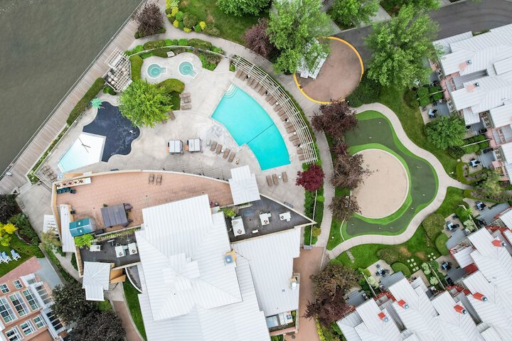 Pool 58 of 102