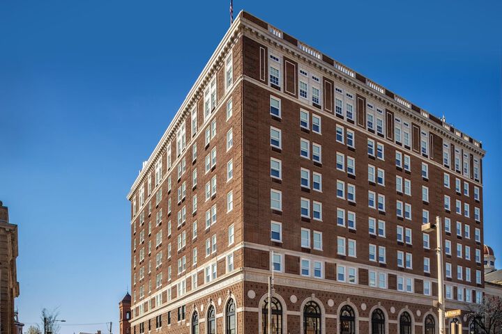 Hotel 73 of 76