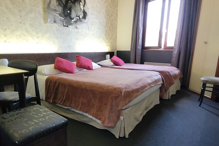 Room 17 of 24