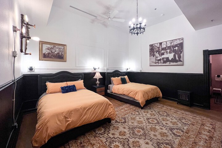 Room 3 of 139
