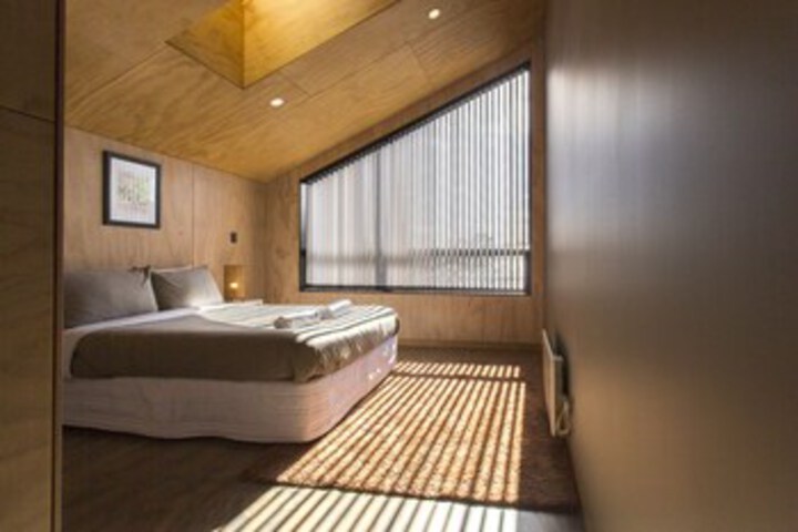 Room 27 of 37