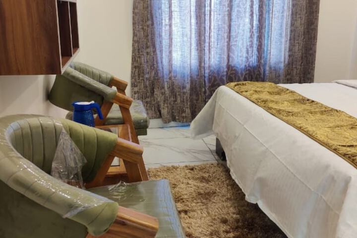 Room 8 of 20