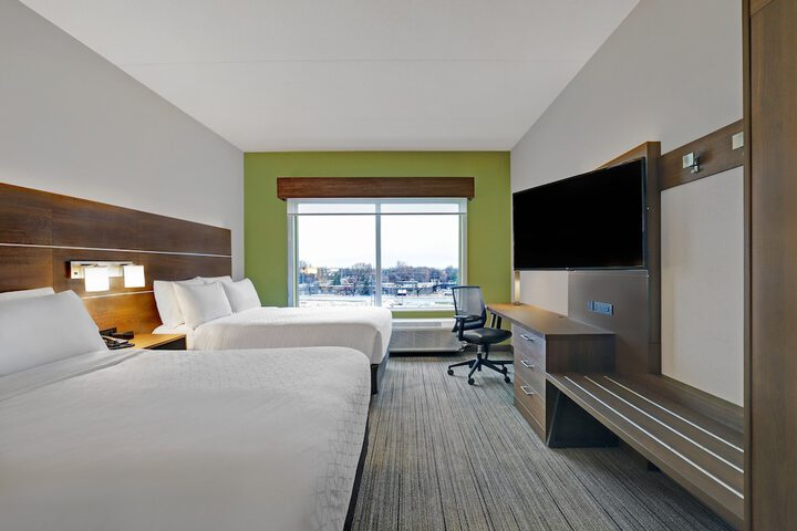 2 Queen Beds (16 of 16)
