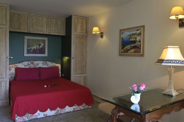 Room 11 of 193