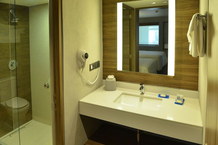 Room 29 of 61