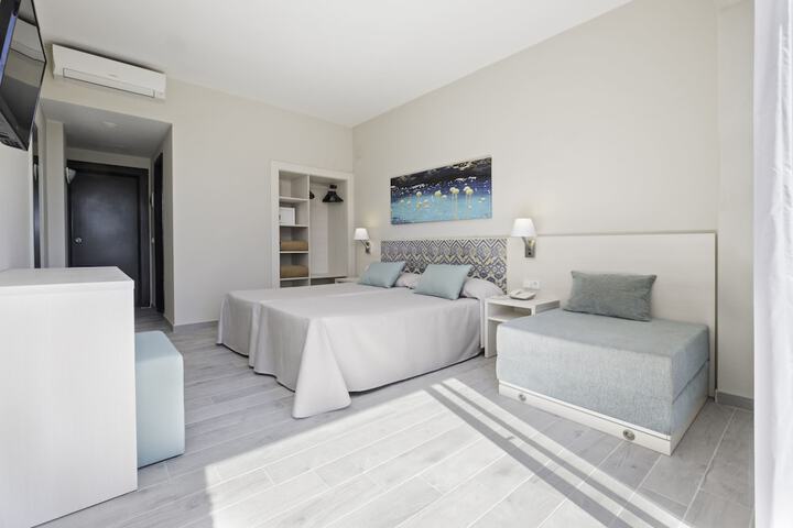 Room 10 of 29