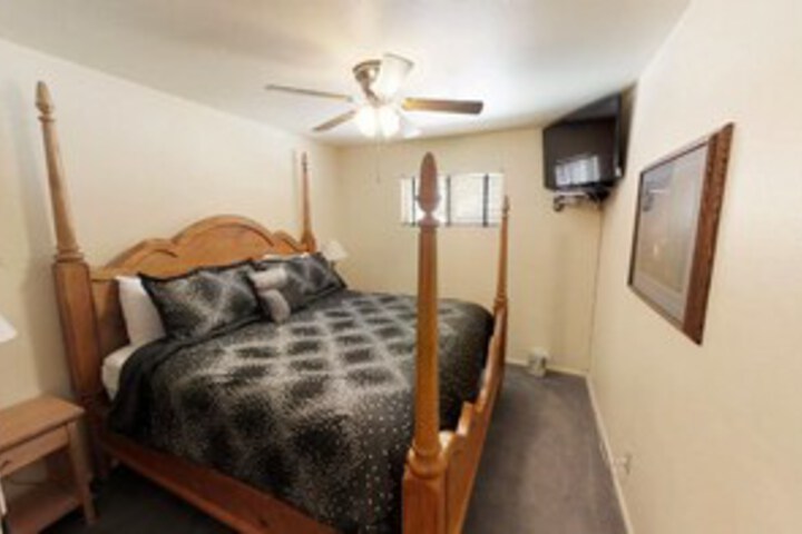 Room 11 of 15