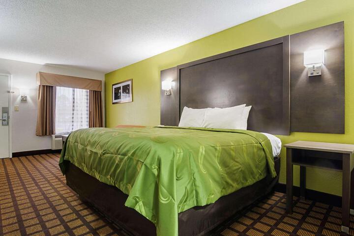 1 King Bed (1 of 8)