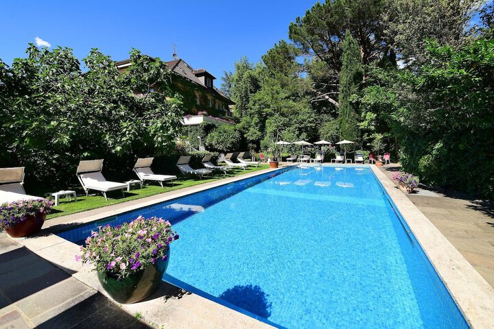Pools & Facilities