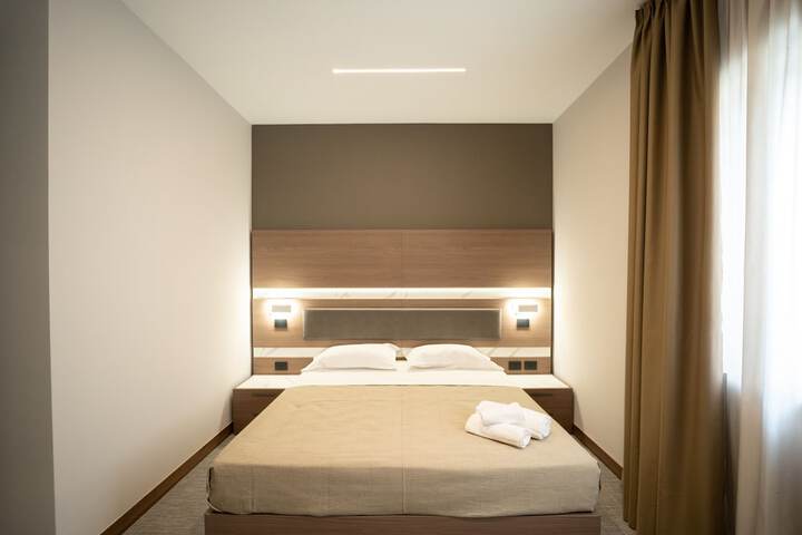 Room 9 of 39