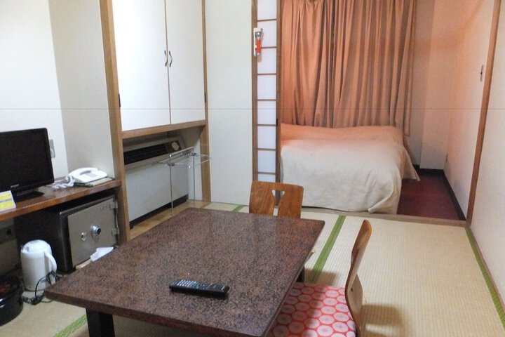Room 8 of 23