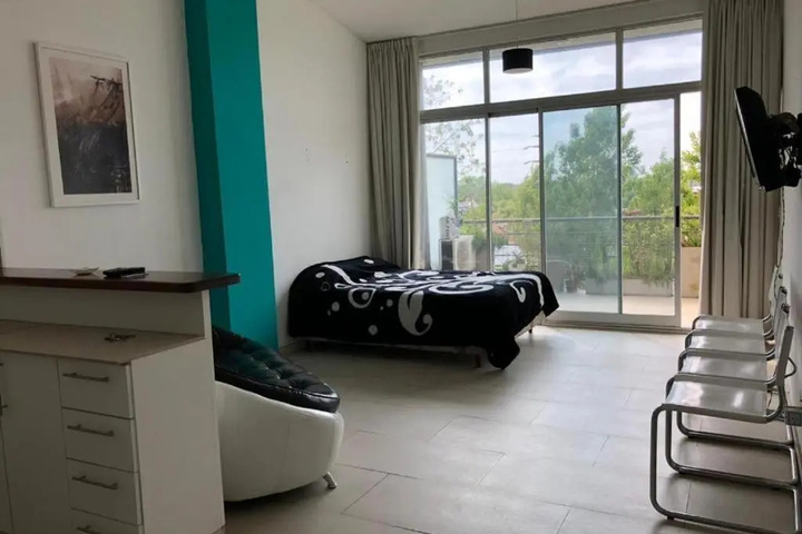 Room 4 of 27