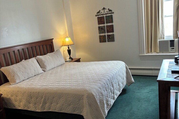 Room 3 of 21