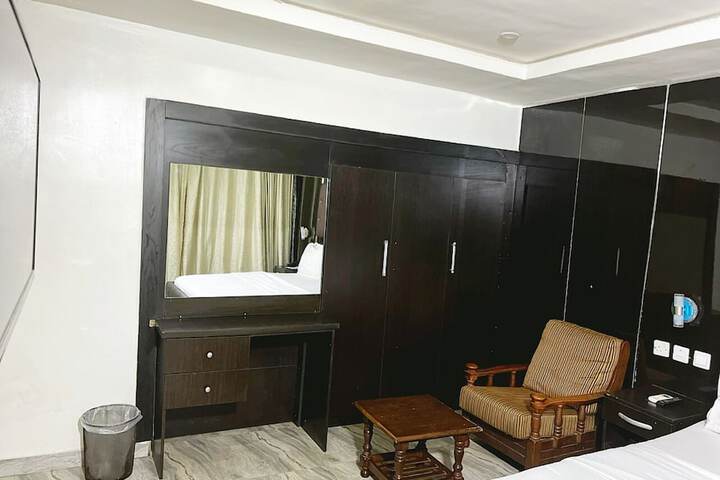 Room 26 of 45
