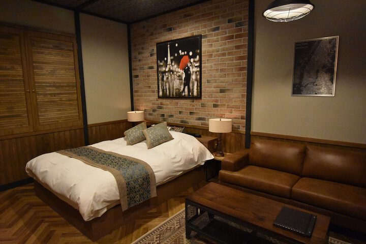 Room 5 of 14