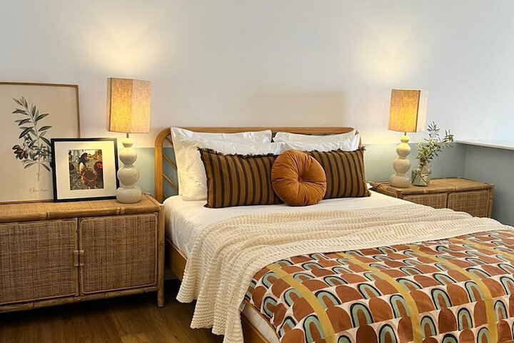 Room 4 of 17