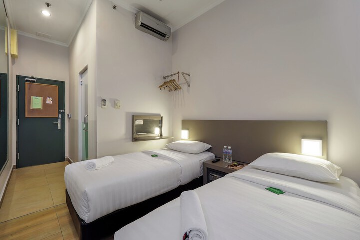 Room 9 of 21