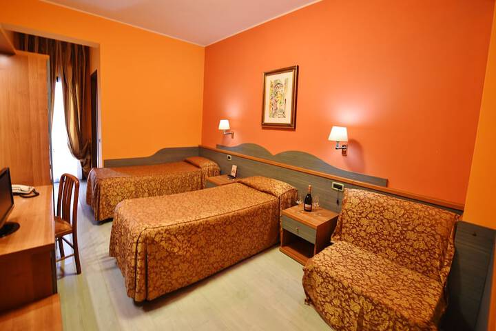 Room 16 of 35