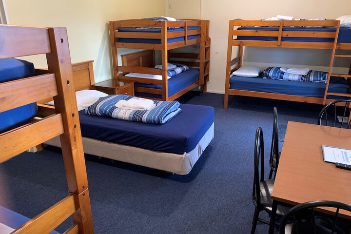 Room 6 of 83