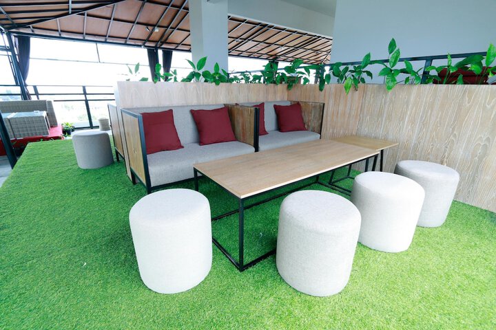 Terrace/Patio 30 of 33