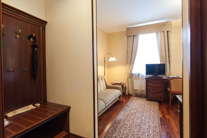 Room 22 of 71