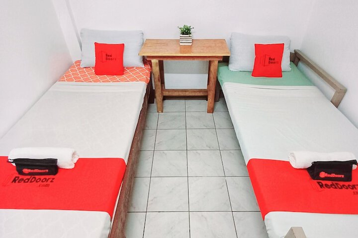 Room 8 of 19