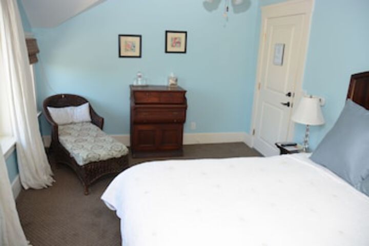 Room 37 of 252