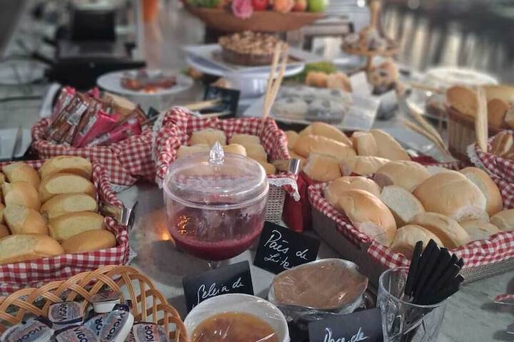 Breakfast/Coffee Service 52 of 78