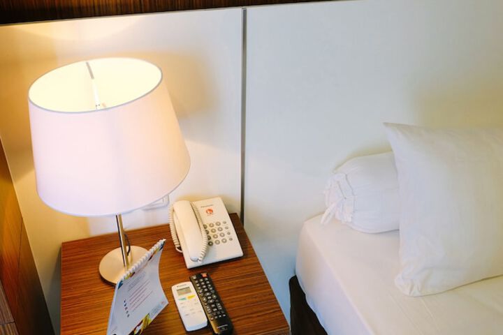 Room 8 of 37