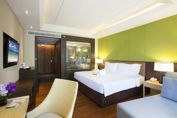 Room 12 of 77