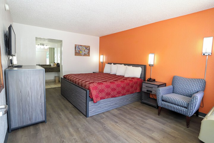 Double or Twin Room 2 Double Beds (9 of 9)