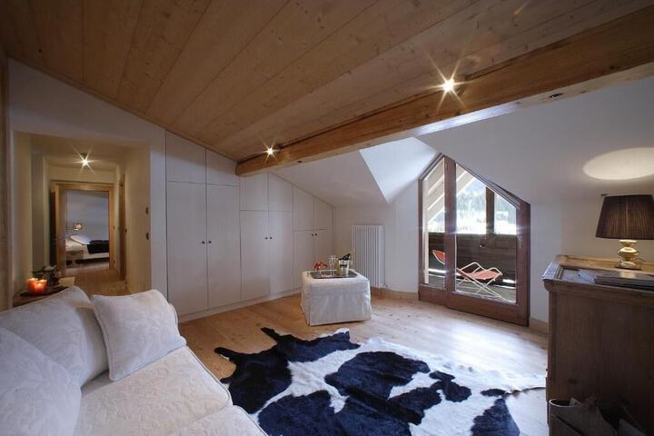 Room 10 of 21