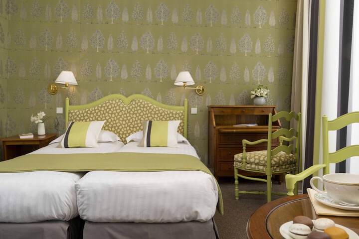 Room 7 of 28