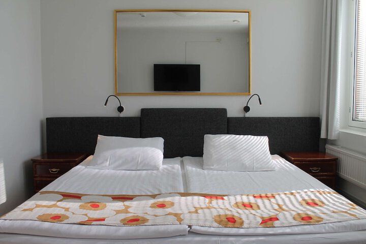 Room 50 of 136
