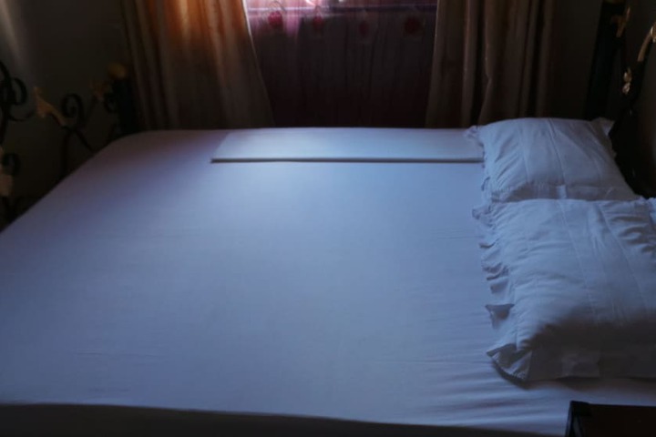 Room 10 of 14
