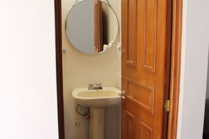 Room 25 of 27