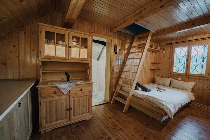 Room 8 of 23