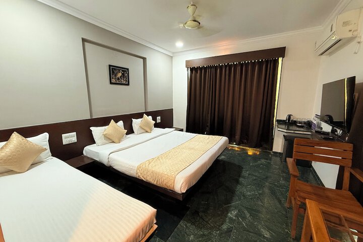 Room 8 of 94