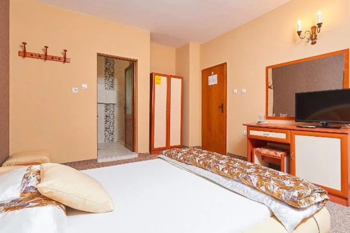 Room 3 of 19