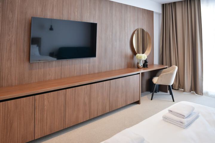 Room 2 of 35