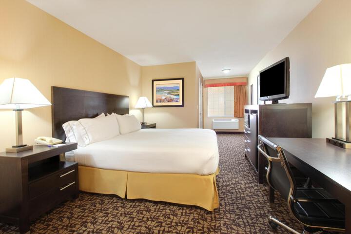 Standard | King Bed (6 of 13)