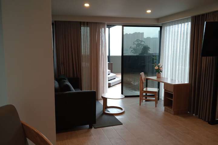 Room 9 of 123