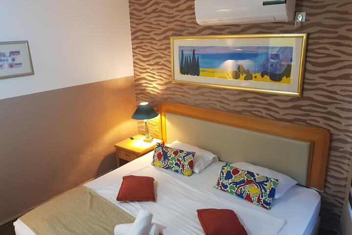 Room 21 of 80