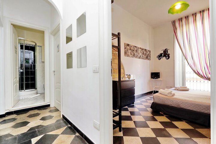 Room 15 of 42